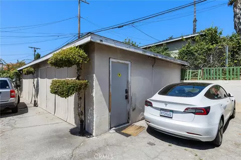 Exterior - 240 Hampton Dr, Venice, CA 90291 photo 12 of 12