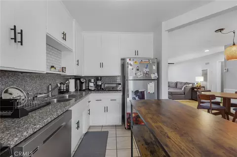 Kitchen - 240 Hampton Dr, Venice, CA 90291 photo 2 of 7