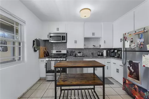 Kitchen - 240 Hampton Dr, Venice, CA 90291 photo 1 of 7