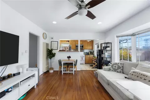 Living - 240 Hampton Dr, Venice, CA 90291 photo 2 of 5