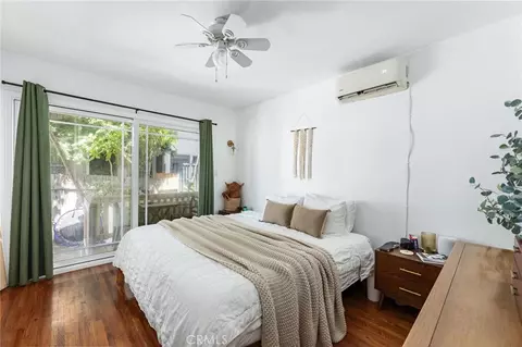 Bedroom - 240 Hampton Dr, Venice, CA 90291 photo 4 of 9