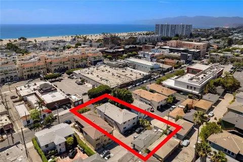 View/Area - 240 Hampton Dr, Venice, CA 90291 photo 2 of 3