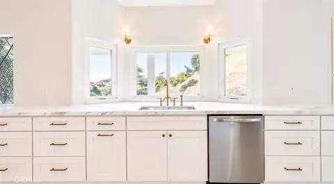 15604 Saddleback, Canyon Country, CA 91387