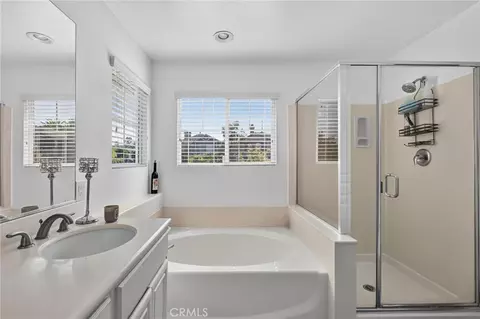 Bath - 17634 Mulberry, Carson, CA 90746 photo 2 of 5