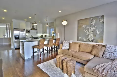 Living - 413 Emerald St, Redondo Beach, CA 90277 photo 4 of 14