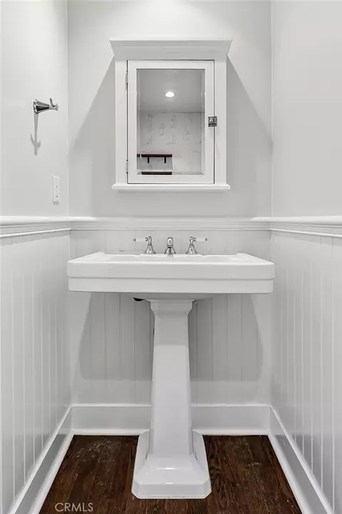 Bath - 413 Emerald St, Redondo Beach, CA 90277 photo 3 of 7