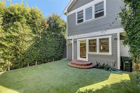 Exterior - 413 Emerald St, Redondo Beach, CA 90277 photo 3 of 8