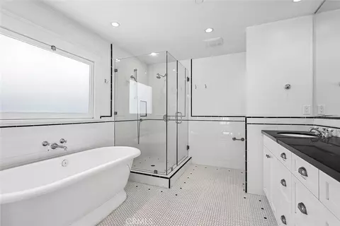 Bath - 413 Emerald St, Redondo Beach, CA 90277 photo 5 of 7