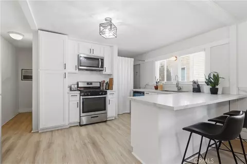 Kitchen - 2016 248th St, Lomita, CA 90717 photo 2 of 2