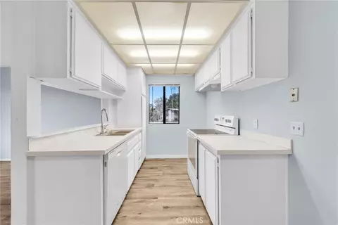 Kitchen - 1735 E Washington #B28, Colton, CA 92324 photo 1 of 3
