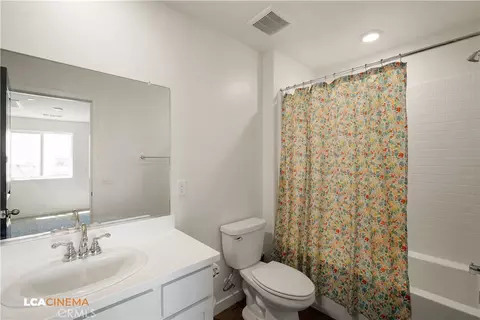 Bath - 1807 Keepsake Ct, Bakersfield, CA 93307 photo 1 of 5