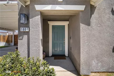 Entry Way - 1807 Keepsake Ct, Bakersfield, CA 93307 photo 1 of 5