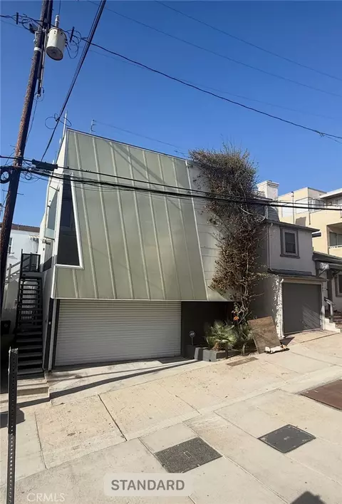 125 Rosecrans Pl, Manhattan Beach, CA 90266