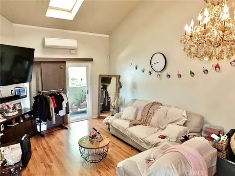 Living - 1123 Junipero Ave #7, Long Beach, CA 90804 photo 2 of 3