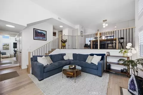 Living - 1373 E Grand Ave #E, El Segundo, CA 90245 photo 2 of 3