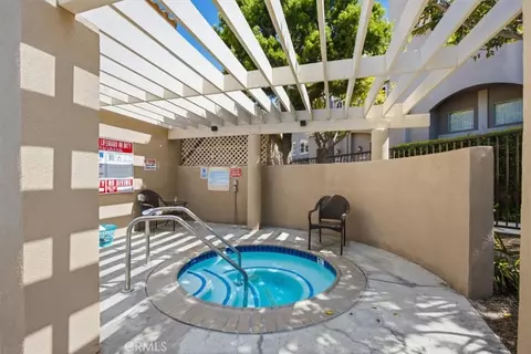 Exterior - 1373 E Grand Ave #E, El Segundo, CA 90245 photo 5 of 8