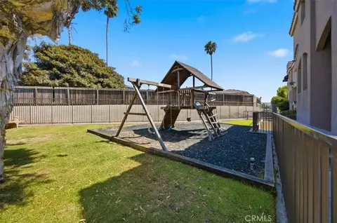 Exterior - 1373 E Grand Ave #E, El Segundo, CA 90245 photo 7 of 8