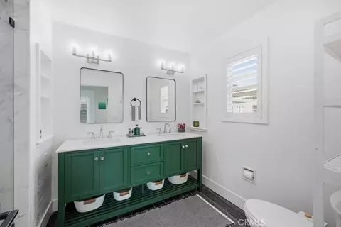 Bath - 1373 E Grand Ave #E, El Segundo, CA 90245 photo 1 of 3