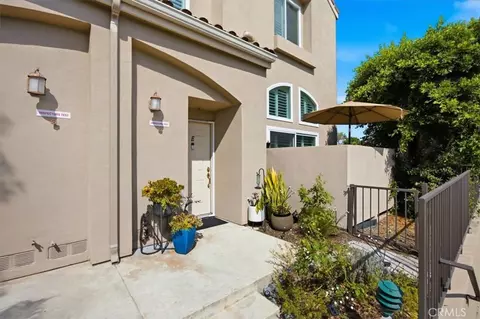 Exterior - 1373 E Grand Ave #E, El Segundo, CA 90245 photo 1 of 8