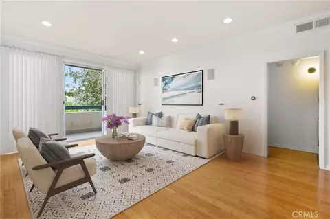 11225 Peach Grv #203, North Hollywood, CA 91601