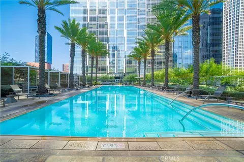 877 Francisco #1003, Los Angeles, CA 90017