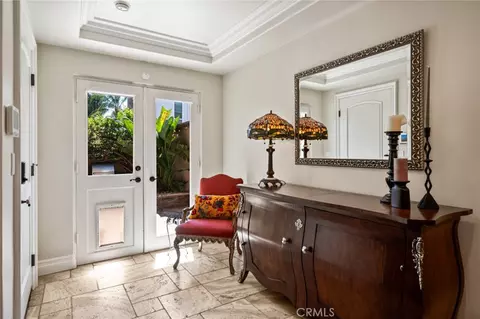 Entry Way - 132 Park, Long Beach, CA 90803 photo 5 of 8