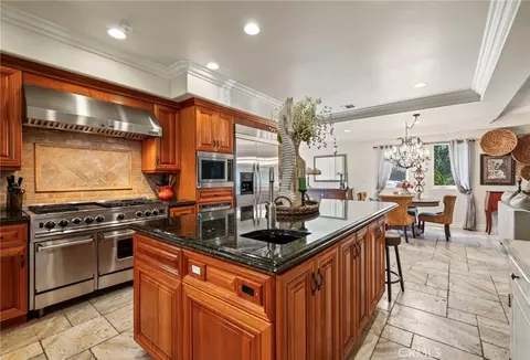Kitchen - 132 Park, Long Beach, CA 90803 photo 5 of 6