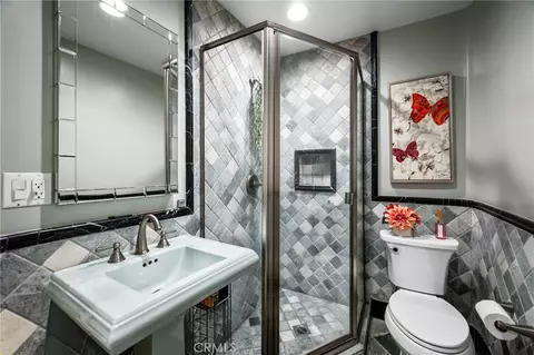 Bath - 132 Park, Long Beach, CA 90803 photo 2 of 8