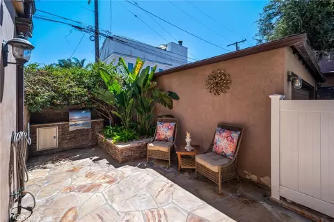 Exterior - 132 Park, Long Beach, CA 90803 photo 7 of 10
