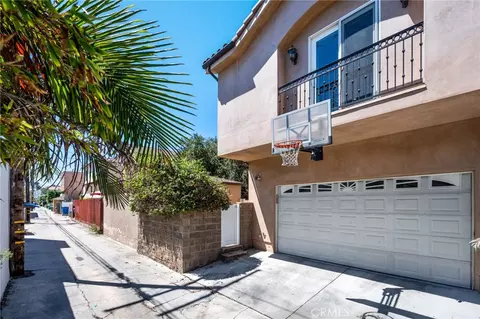 Exterior - 132 Park, Long Beach, CA 90803 photo 10 of 10