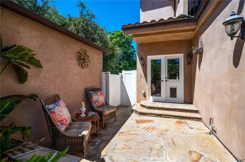 Exterior - 132 Park, Long Beach, CA 90803 photo 9 of 10