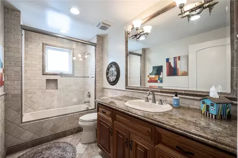 Bath - 132 Park, Long Beach, CA 90803 photo 3 of 8