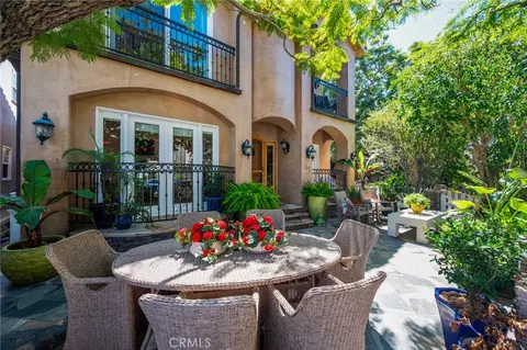 Exterior - 132 Park, Long Beach, CA 90803 photo 5 of 10