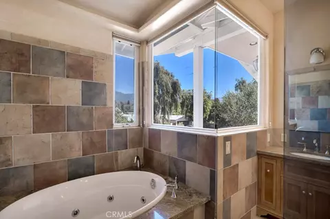 Bath - 455 Toltec Pl, Goleta, CA 93111 photo 4 of 6