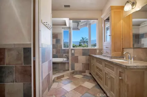 Bath - 455 Toltec Pl, Goleta, CA 93111 photo 3 of 6