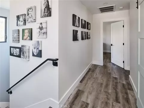 Entry Way - 1005 E Walnut, El Segundo, CA 90245 photo 3 of 4