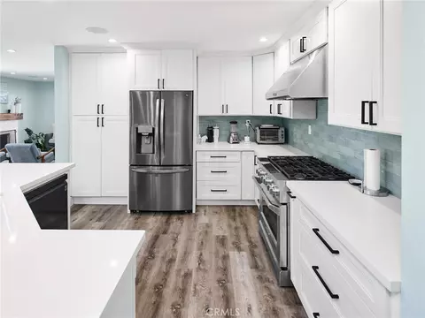 Kitchen - 1005 E Walnut, El Segundo, CA 90245 photo 2 of 4