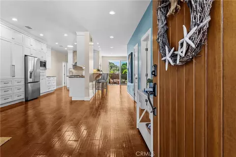 Entry Way - 526 E Maple, El Segundo, CA 90245 photo 2 of 3