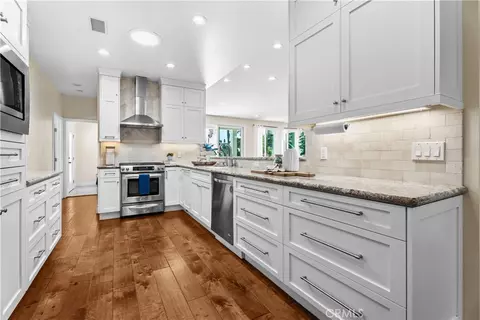 Kitchen - 526 E Maple, El Segundo, CA 90245 photo 2 of 4