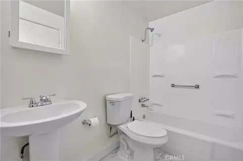 Bath - 63700 29 Palms, Joshua Tree, CA 92252 photo 3 of 3