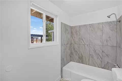 Bath - 63700 29 Palms, Joshua Tree, CA 92252 photo 2 of 3