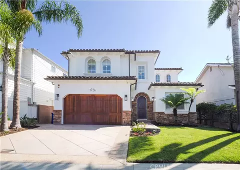 1226 8th St, Manhattan Beach, CA 90266