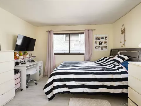 Bedroom - 212 E Imperial Ave #E, El Segundo, CA 90245 photo 5 of 6