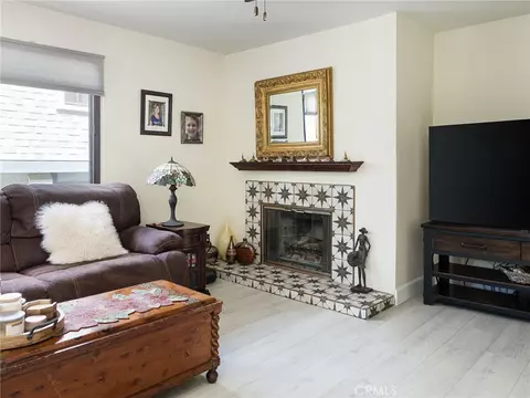 Living - 212 E Imperial Ave #E, El Segundo, CA 90245 photo 3 of 5
