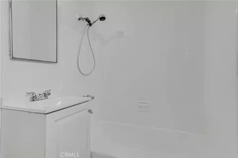 Bath - 904 S Bullis Rd, Compton, CA 90221 photo 3 of 3
