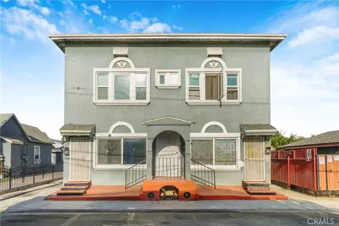 Exterior - 1071 N Almond Ct, Long Beach, CA 90813 photo 1 of 5