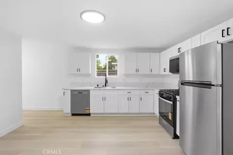 Kitchen - 2470 Webster, Long Beach, CA 90810 photo 2 of 2