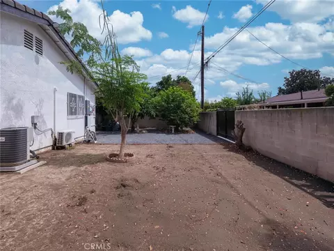 Exterior - 512 E 8th St, Pomona, CA 91766 photo 4 of 12