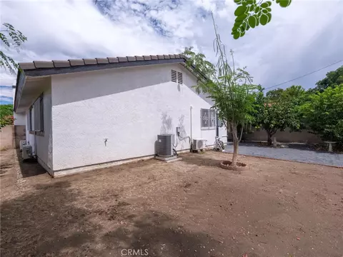 Exterior - 512 E 8th St, Pomona, CA 91766 photo 6 of 12