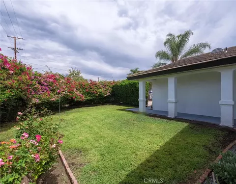 Exterior - 512 E 8th St, Pomona, CA 91766 photo 10 of 12